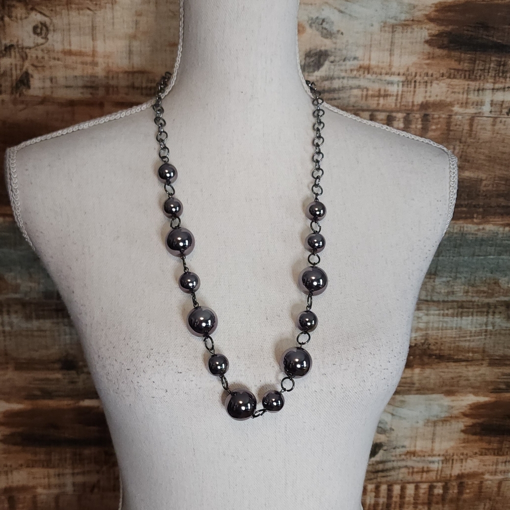 🌟 3 for $15 Deal! 🌟Paparazzi silver color ball necklace
